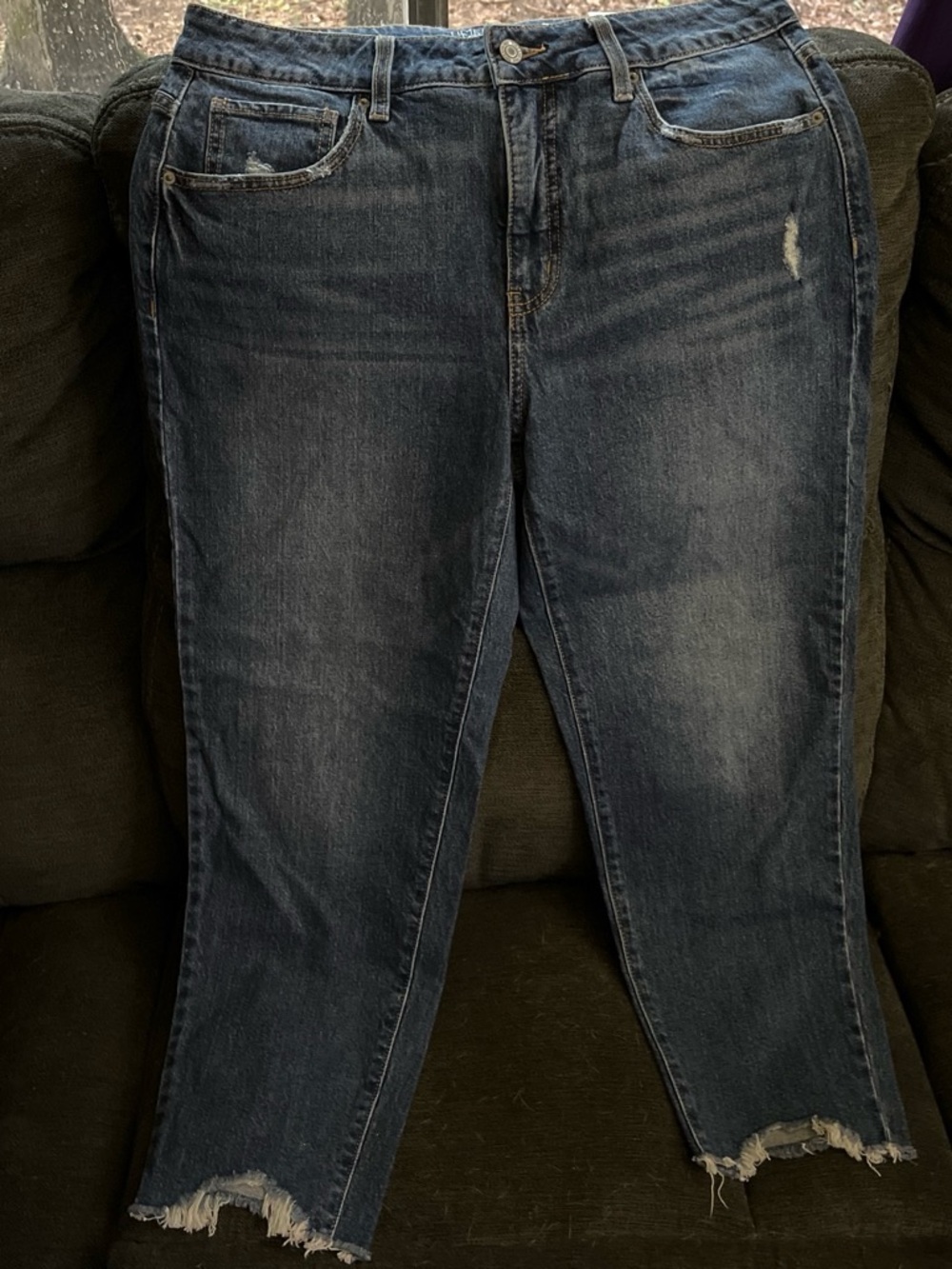 Women’s Dark Wash Distressed Ankle Jeans